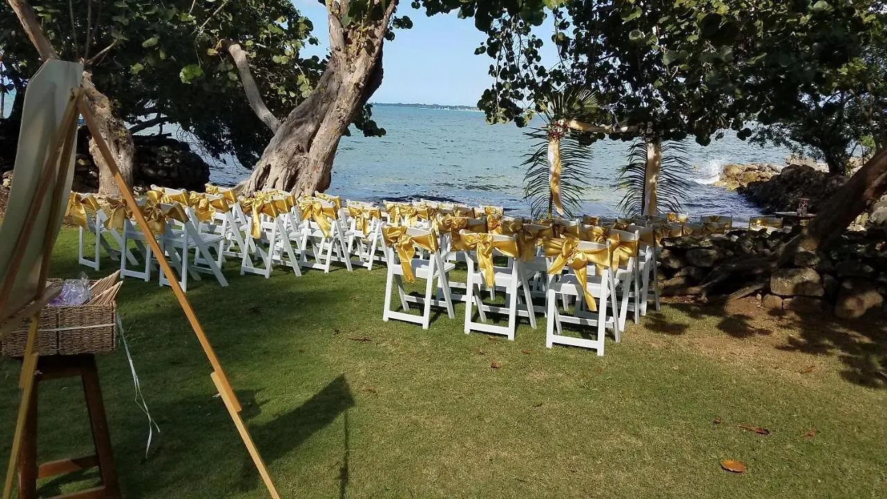 Llantrissant Beachcliff Villa Negril